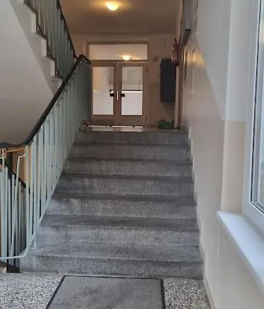 Grossraeumig Und Zentral Inklusive Parkplatz