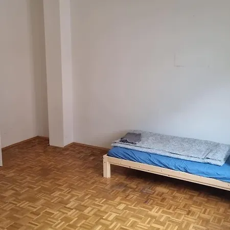 Grossraeumig Und Zentral Inklusive Parkplatz Apartment *
