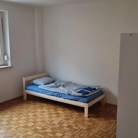 Grossraeumig Und Zentral Inklusive Parkplatz * Graz
