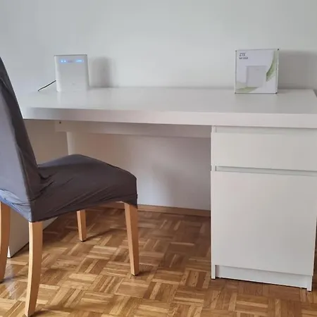 Apartament Grossraeumig Und Zentral Inklusive Parkplatz