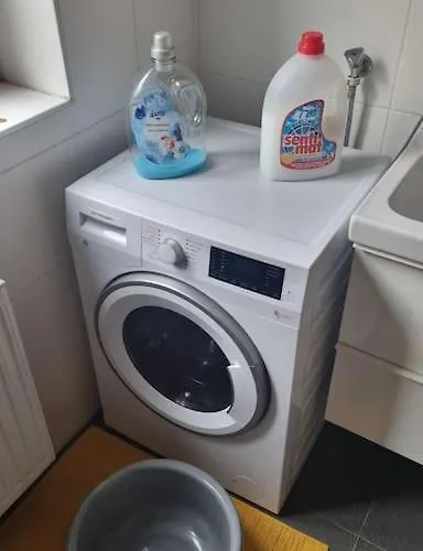 Grossraeumig Und Zentral Inklusive Parkplatz *