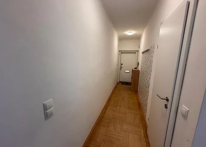 Großräumig Und Zentral Inklusive Parkplatz Graz