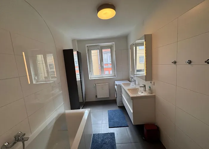 Apartment Großräumig Und Zentral Inklusive Parkplatz Graz