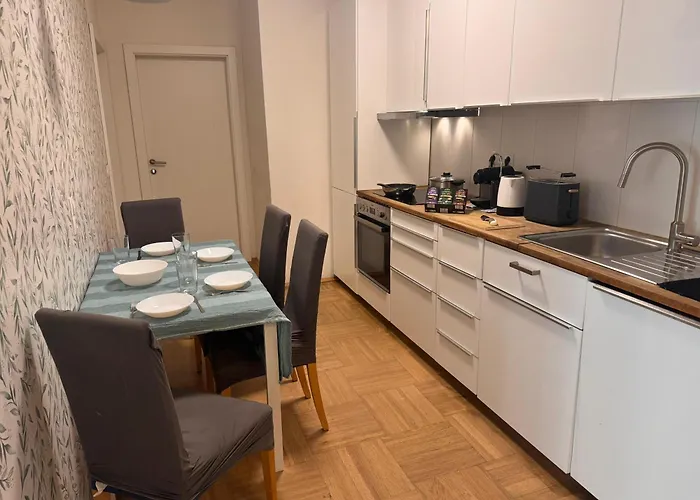 Großräumig Und Zentral Inklusive Parkplatz Apartment